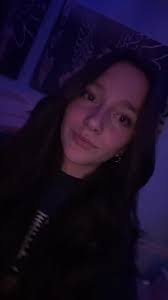 Serena Tucker's Instagram, Twitter & Facebook