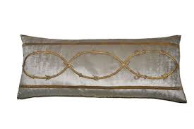 Cuscino color oro velluto : Modern Antique Design By Bviz Design European Embroidery Bviz Com Pillows Luxury Pillows Bed Pillows