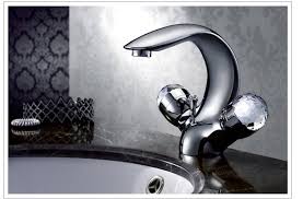 Con oltre 100 anni di esperienza è eccellente sia nel campo della ceramica che della rubinetteria e fornisce soluzioni complete e di alta qualità per la progettazione del bagno. Installazione Rubinetteria Idraulico Milano Esposizione Sanitari A Milano Negozio Rubinetteria Ideal Standard Dolomite Pozzi Ginori Arte Ceram Hatria Globo Duravit Flaminia Vema A Milano Nobilistella Rubinetterie Fratelli Frattini