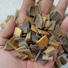 From malay gaharu (agarwood), from pali agaru (agarwood), from sanskrit अगुरु (aguru, agarwood). Borneo Gaharu Buaya Small Chips Aetoxylon Agarwood Fragrant Incense Aloeswood Ebay