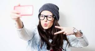 Nah, untuk membuat stiker sendiri di wa, kamu tidak bisa langsung membuatnya. Cara Membuat Stiker Wa Dengan Foto Pribadi Cuma Butuh 4 Langkah