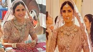 Katrina Kaif Vicky Kaushal Marriage: दुल्हन बनीं कैटरीना, तो क्या लीक हो  गया शादी का वीडियो! | katrina kaifs wedding video leaked, actress pose with  Amitabh Bachchan kpg