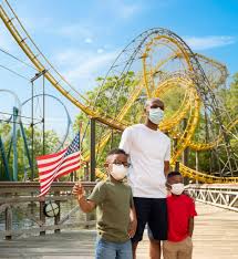 Volunteers at busch gardens in tampa bay, florida, play with some of the most world's most fearsome animals. Busch Gardens Offering Free Admission To U S Military Members Veterans And Their Families Wavy Com