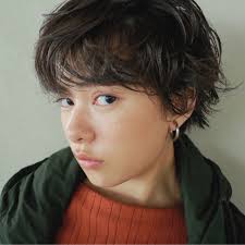 ボーイッシュ目な ショートヘア ショートのヘアスタイル 女の子のヘアカット ショートヘア 女の子