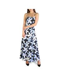 Ideata per una donna sempre al passo con le ultime tendenze che vuole vestirsi con stile in ogni situazione. Armani Exchange Abito Blu 3zya53 Ynclz 3zya53 Ynclz 0312 Abiti