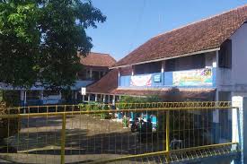 Sementara untuk jadwal smp di kota magelang, jadwalnya sedikit berbeda. Sepi Peminat Sd Negeri Di Magelang Ini Baru Miliki 1 Siswa Baru Halaman All Kompas Com