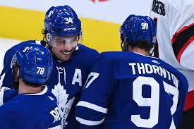 Get auston matthews stats, salary cap and equipment usage information from geargeek.com. Auston Matthews Has That Look He Expects To Score And The Hart Trophy Buzz Is Real The Star