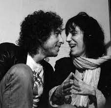 Bob dylan, der heute am 24. Bob Dylan Das Erste Album Des Nobelpreistragers Nach Acht Jahren Welt