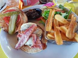 La Reine Du Chateau Rennes Le Chateau Restaurant Avis Numero De Telephone Photos Tripadvisor