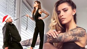 Als ein fan daraufhin nachhakte, ob sie schon ihr tattoo habe stechen lassen, antwortete das model: Verruckte Wette Sophia Thomalla Bekommt Ein Helene Fischer Tattoo Krone At