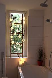 Gemutliches Licht Im Bad Und Ein Sichtschutz Vor Dem Fenster Kein Problem Mit 2019 Gemutliches Licht Im Diy Bedroom Mirror Christmas Bathroom Decor Blinds