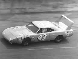 Nascar was hesitant about any aerodynamic modifications on the cars which made them look everyone knows the rest of the story: How Does Downforce Help A Nascar Race Car Howstuffworks