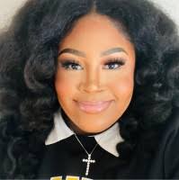 Alanna Hall's Instagram, Twitter & Facebook