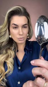 E aí? Qual o mais caro? Look 1 ou look 2?