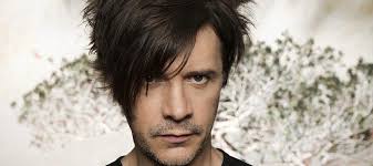 Nicola sirkis (né nicolas sirchis le 22 juin 1959 à antony (source pour son heure de naissance : Nicola Sirkis Parfum D Indochine Madame Figaro