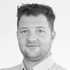 Ich habe einen neuen Job und arbeite jetzt als Geschäftsführerin bei  Graz-Köflacher Bahn und Busbetrieb Gmbh.