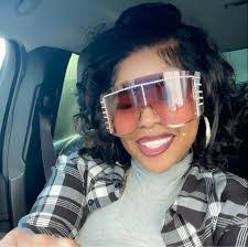 Gina Jay's Instagram, Twitter & Facebook