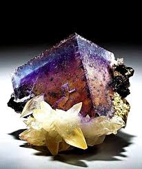 Fluorite Calcite Illinois Usa Mineral Stone Minerals And Gemstones Gemstone Art