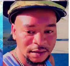 Gen anpil moun ki gen zam jis pou'l pwoteje zònn li, e ki vi'n oblije yon  chèf gang, men yo pat janm pran zam kont pèp la, nan sans sa mwen dakò