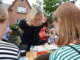 Skolen på grundtvigsvej ligger midt på frederiksberg og har 750 elever fra 0. Skolenpaagrundtvigsvej