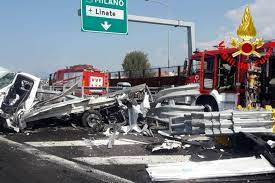 Case e appartamenti trust project.nello schianto coinvolto un autoarticolato che trasportava legname e tre a4 brescia padua. Brescia Incidente In A4 Autostrada Chiusa 26 Agosto 2019