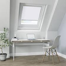 Hierdoor zijn ze gemakkelijk te combineren in ieder interieur. Store Enrouleur Velux Blanc Ggl S06 Store Direct
