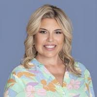 Jennifer Coutts's Instagram, Twitter & Facebook