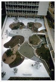 Isamu Noguchi Gardens For Unesco Unesco Headquarters Paris France 1956 58 Courtesy Of The Noguch Isamu Noguchi Landscape Architecture Landscape Architect