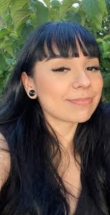 Stephanie Violante's Instagram, Twitter & Facebook