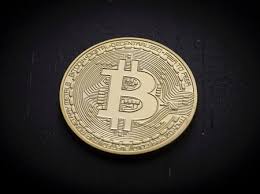 Desde el momento en que el presidente de el salvador, nayib bukele, aprobara a bitcoin como moneda de curso legal en el salvador, se ha generado todo tipo de debate sobre los beneficios y los riesgos que conlleva esta arriesgada propuesta. Un Bitcoin Historico Alcanza Los 50 000 Dolares Y Empieza A Convencer A Los Gigantes De La Industria Financiera