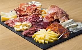L Art Culinaire Et Le Plaisir Des Yeux Karine Faby Photographies Plateau Charcuterie Plateau De Fromage Culinaire