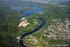 You can also shorten the route and just hike as far as the dam. Luftaufnahme Der Rurtalsperre Mit Heimbach Im Vordergrund Euregio Im Bild