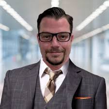 Travis Colwell's Instagram, Twitter & Facebook