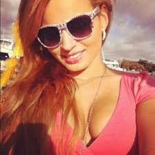 Kelly Bee's Instagram, Twitter & Facebook