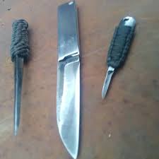 Merci Fred Perrin Concept Instagram Artisan Coutelier Francais De Couteaux A Vocation Utilitaire Coutea Couteau Survie Couteau Bois Couteau Tactique