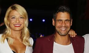 Όλες οι ειδήσεις για δημητρησ ουγγαρεζοσ. Dhmhtrhs Oyggarezos H Faih Hr8e Katw Apo To Spiti Moy Thn Hmera Poy Exasa Th Mhtera Moy Gossip Tv Gr