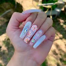 White Chrome Freestyle Set Booking For July Whitechromenails Swarovskinails Swarovskicrystals H Stylish Nails Best Acrylic Nails Beautiful Nails