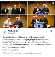 Two stars of german football with turkish roots have moved to clear up any misunderstandings after criticism of their show of support for president erdogan.mesut özil and ilkay gündogan posed for. Almanya Futbol Federasyonu Dfb Mesut Ozil Ve Ilkay Gundogan I Erdogan In Secim Kampanyasina Alet Olmakla Sucladi Spor Medya Avrupa Avrupa Nin Sesi