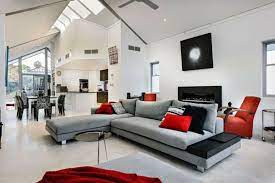 Et en déco aussi, les tendances couleurs ont leurs modes et leurs lubies, leurs stars et leurs intemporelles ! Idee Deco Salon Gris Decore De Rouge Blanc Et Noir Living Room Grey Grey And Red Living Room Living Room Red