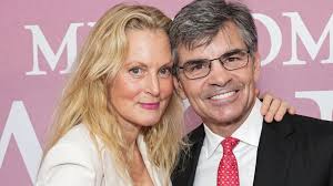 Cara Delevingne's 2 Sisters: All About Chloe and Poppy Delevingne