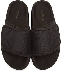 It was a small collection—about 30 pieces total in just 18 looks, plus one west's strongest footwear relationship is obviously with his sneakers, but he actually has a long (and even tumultuous) history with slides. Kanye West Yeezy Fabric Slides Pochta