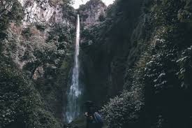 Debit air di air terjun ini cukup besar. 6 Air Terjun Paling Horor Di Pulau Sumatra Ada Suara Teriakan Mistis