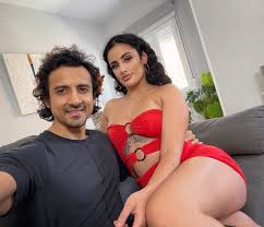 Niks Indian on X: Is she that famous actress from Bollywood 🧐😉 Watch her  in hardcore action on t.co954u1qBNZa t.coewDJ7vnhuI  X