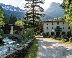 Moritz, situated in switzerland, 20 miles (34 kilometers) from the middle of bagni del masino. La Foresta Dei Bagni Itinerari Per Tutti In Val Masino