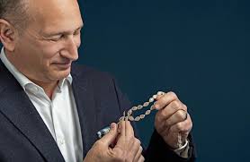 ROMANCING THE STONES