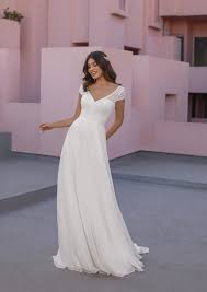 Je eher du mit der brautkleidsuche anfängst, desto besser. So Lagerst Du Dein Brautkleid Richtig Frau Immer Herr Ewig