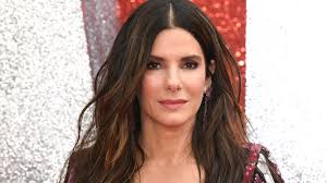 A week after his birth, he was adopted by sandra. Que Le Pasa A Sandra Bullock De Ganar Un Oscar A Desaparecer Del Mapa As Com