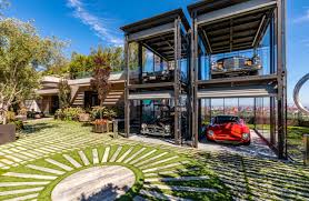 I give you an exclusive luxury house tour at one of los angeles most luxurious million dollar. Star L A Mansion Builder Lists Estate For 88 Million Mansion Global