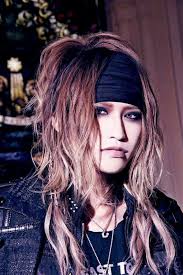Pin By Bethanie Gibson On J Rock Love Hair Styles Long Hair Styles Visual Kei