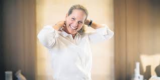 Bien qu'intéressés par l'art contemporain, ils sont aussi amateurs de mobilier et de peinture du xviiie siècle. Forever On Twitter I Love Ariane De Rothschild So Much She Is My Best Woman On The Earth See The Beautiful Smile On Her Face Https T Co Wwciqrwxgm